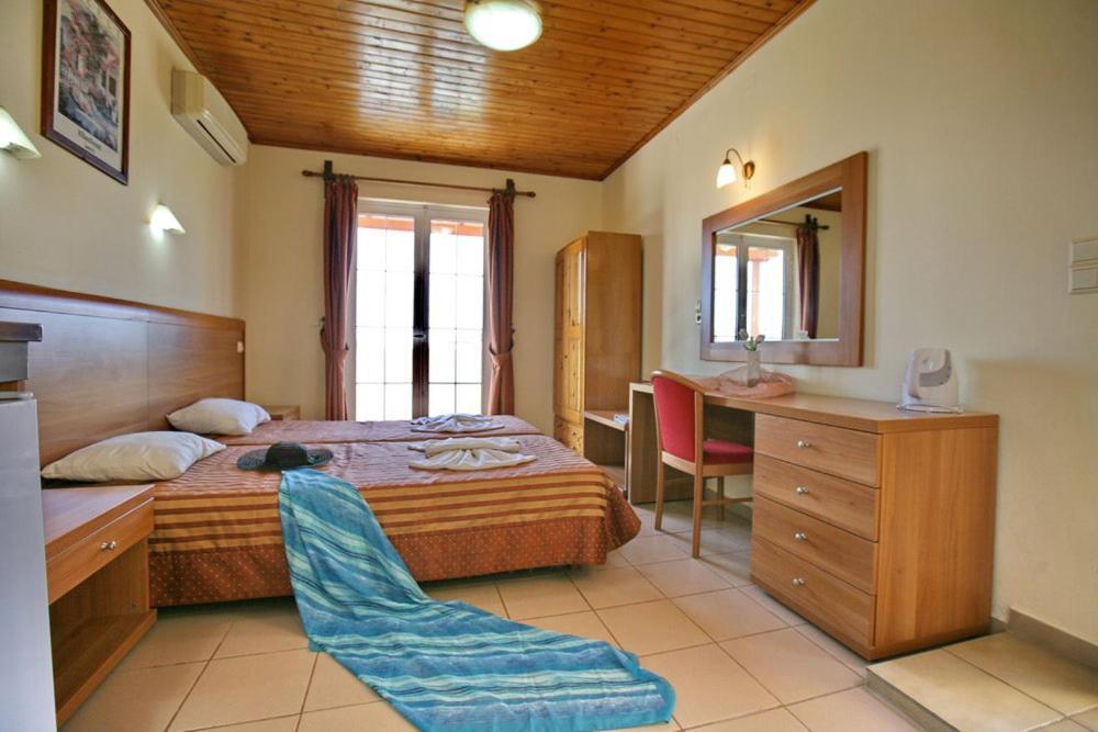 Anaxos Hotel Экстерьер фото