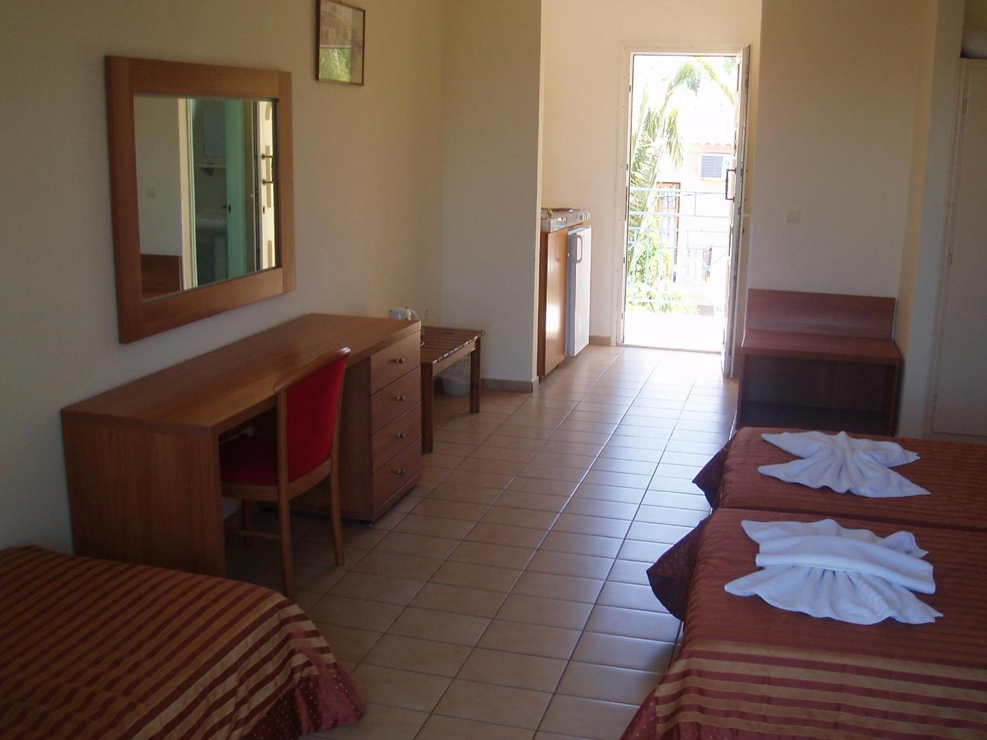 Anaxos Hotel Экстерьер фото